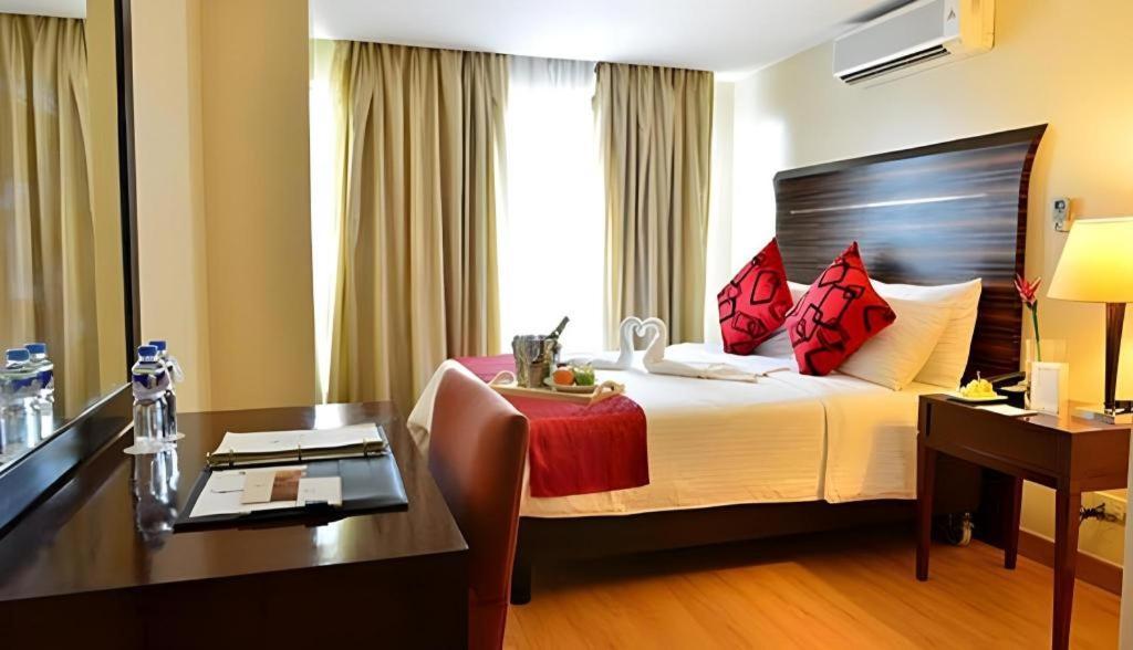 Lancaster Hotel Manila Mandaluyong Dış mekan fotoğraf